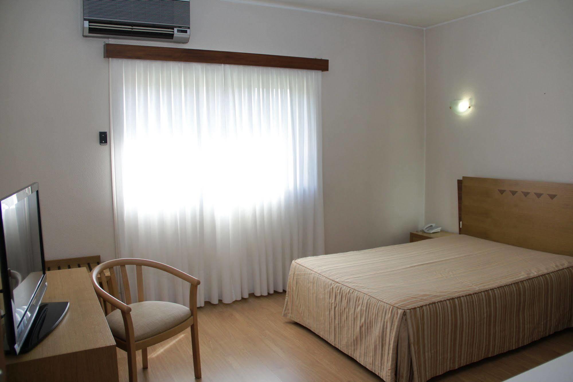Hotel Chale Paredes Buitenkant foto