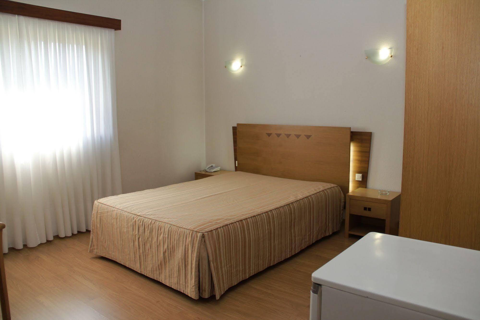 Hotel Chale Paredes Buitenkant foto